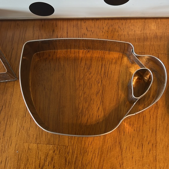 Lenox Kate Spade New York Baking Cookie Cutters with Tin - Picture 4 of 6